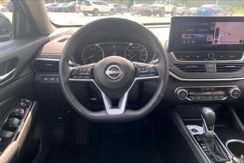 2025 Nissan Altima SL