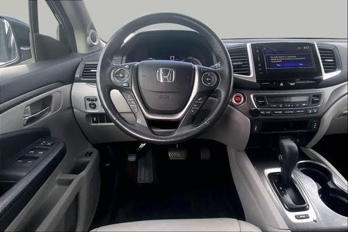 Modern Steel Metallic 2017 Honda Pilot EX-L