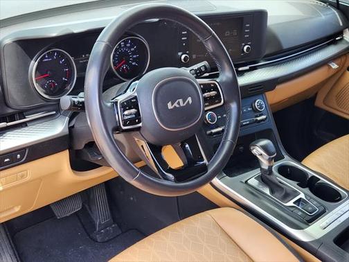 2023 Kia Carnival LX