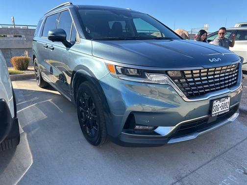 2023 Kia Carnival SX