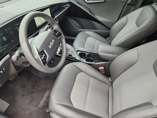 Steel Gray 2024 Kia Niro EX