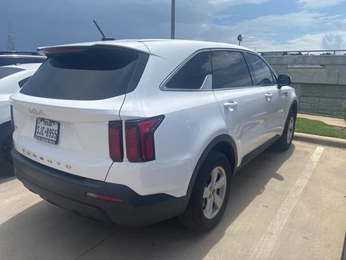 2022 Kia Sorento LX