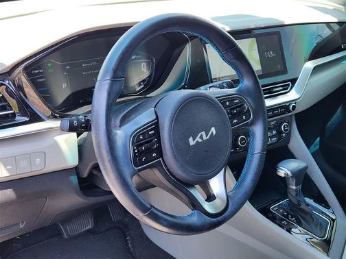2022 Kia Niro EX Premium