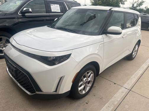 Snow White Pearl 2025 Kia Soul LX