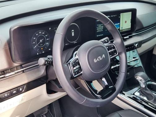 2023 Kia Carnival SX