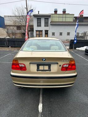 2001 BMW 325 325i Sedan 4D