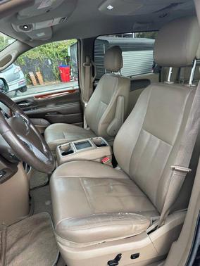 2013 Chrysler Town & Country Touring-L