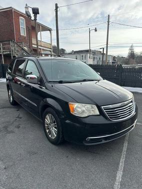 2013 Chrysler Town & Country Touring-L
