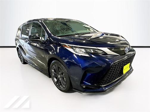 2022 Toyota Sienna XSE 7 Passenger