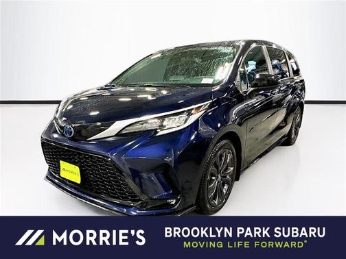 2022 Toyota Sienna XSE 7 Passenger