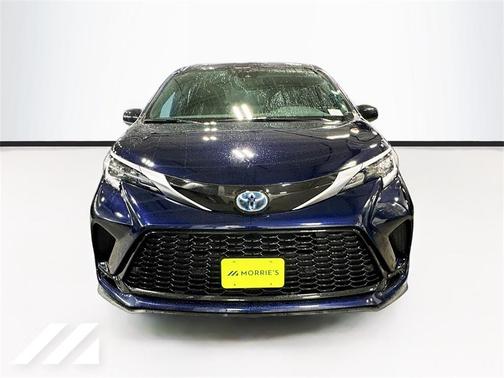 2022 Toyota Sienna XSE 7 Passenger