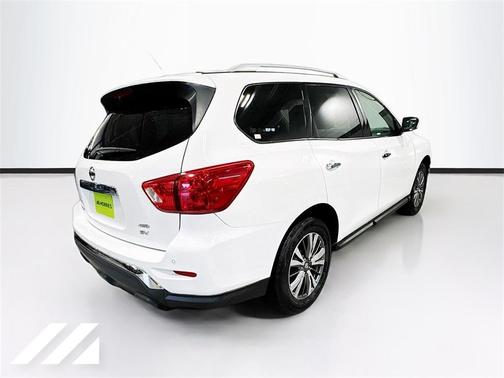 2018 Nissan Pathfinder SV