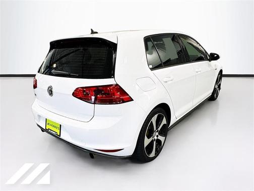 2017 Volkswagen Golf GTI S 4-Door