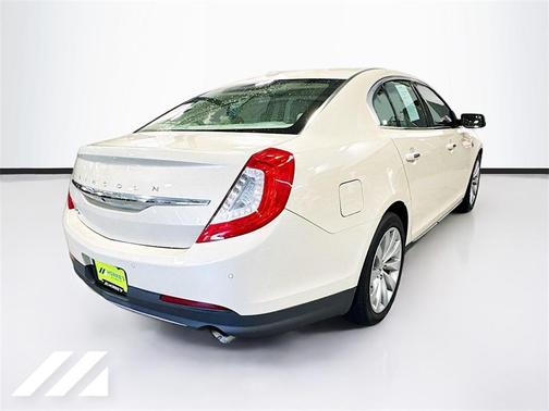 2016 Lincoln MKS Base