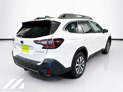 Crystal White Pearl 2022 Subaru Outback Premium