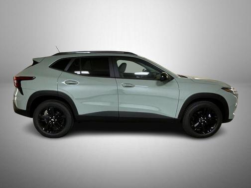Cacti Green 2026 Chevrolet Trax FWD ACTIV