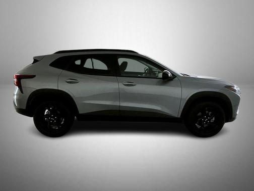 Sterling Gray Metallic 2026 Chevrolet Trax LT