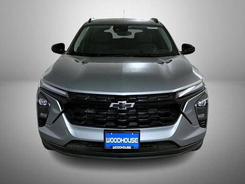 Sterling Gray Metallic 2026 Chevrolet Trax LT