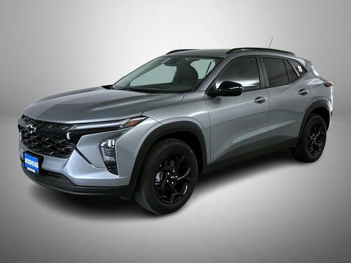 Sterling Gray Metallic 2026 Chevrolet Trax LT
