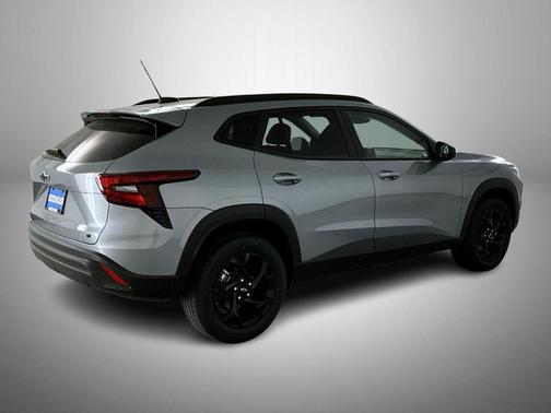 Sterling Gray Metallic 2026 Chevrolet Trax LT