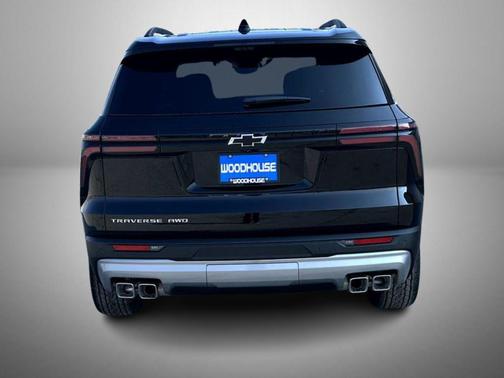 Mosaic Black Metallic 2026 Chevrolet Traverse LT