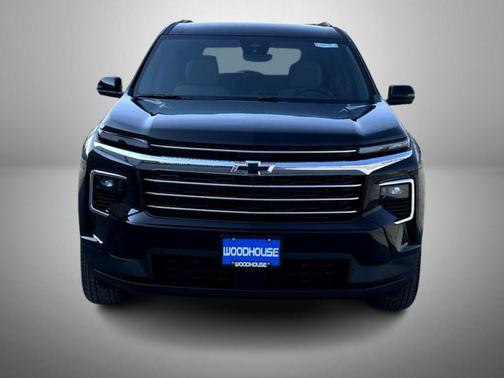 Mosaic Black Metallic 2026 Chevrolet Traverse LT