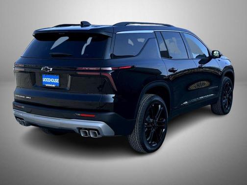 Mosaic Black Metallic 2026 Chevrolet Traverse LT