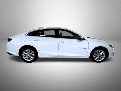 Summit White 2025 Chevrolet Malibu FWD 1LT