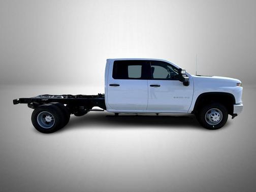 Summit White 2026 Chevrolet Silverado 3500 WT