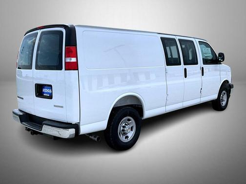 Summit White 2026 Chevrolet Express 2500 Work Van