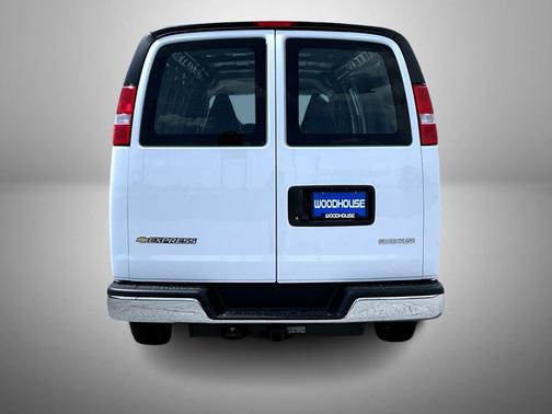 Summit White 2026 Chevrolet Express 2500 Work Van