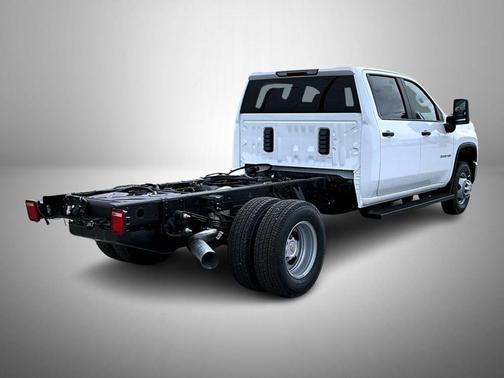 Summit White 2026 Chevrolet Silverado 3500 WT