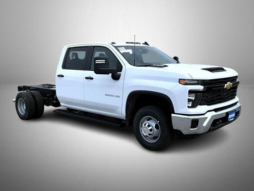 Summit White 2026 Chevrolet Silverado 3500 WT