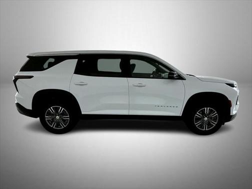 2024 Chevrolet Traverse LS
