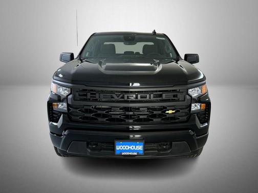 Black 2026 Chevrolet Silverado 1500 Custom
