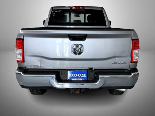 2022 RAM 2500 Tradesman Crew Cab 4x4 6'4' Box
