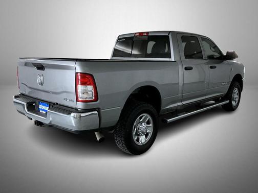 2022 RAM 2500 Tradesman Crew Cab 4x4 6'4' Box