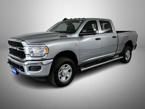 2022 RAM 2500 Tradesman Crew Cab 4x4 6'4' Box