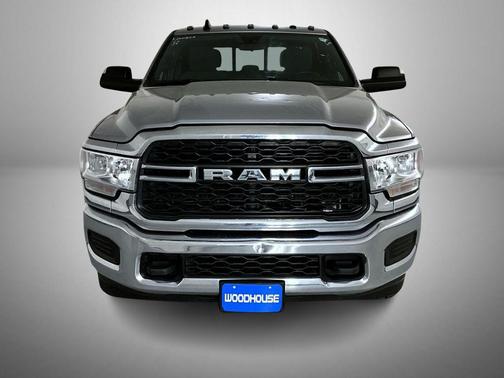 2022 RAM 2500 Tradesman Crew Cab 4x4 6'4' Box