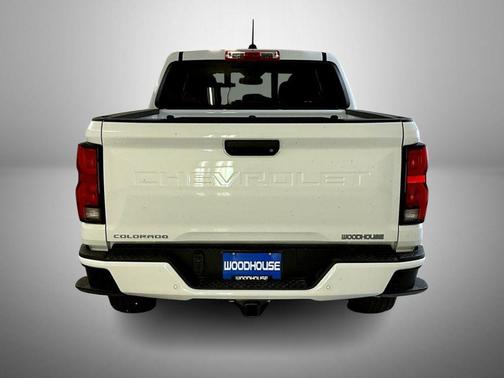 Summit White 2026 Chevrolet Colorado LT