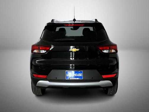 Mosaic Black Metallic 2026 Chevrolet Trailblazer LT