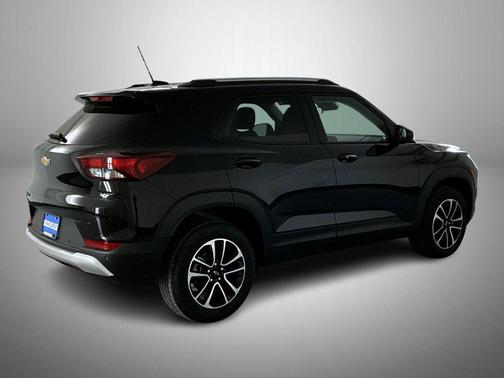 Mosaic Black Metallic 2026 Chevrolet Trailblazer LT