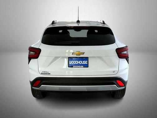 Summit White 2026 Chevrolet Trax LT