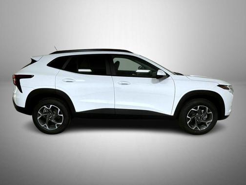 Summit White 2026 Chevrolet Trax LT