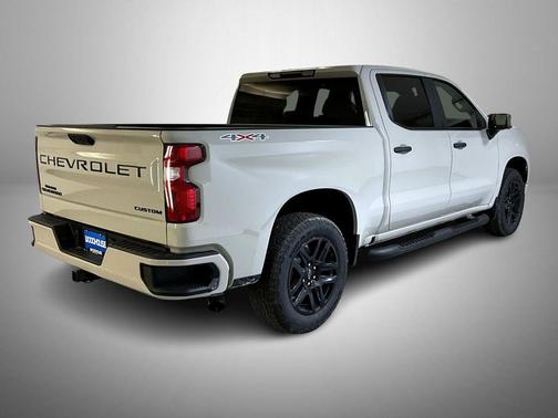 White Sands 2026 Chevrolet Silverado 1500 Custom