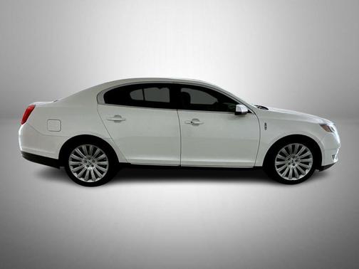 2016 Lincoln MKS Base