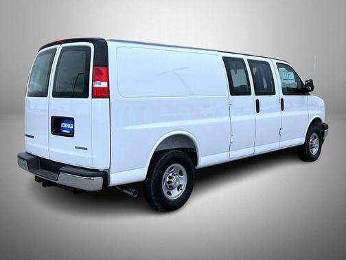 Summit White 2026 Chevrolet Express 2500 Work Van