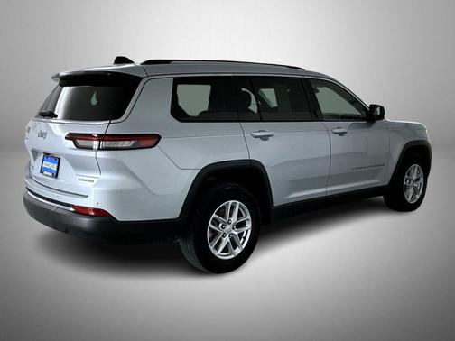 2022 Jeep Grand Cherokee L Laredo