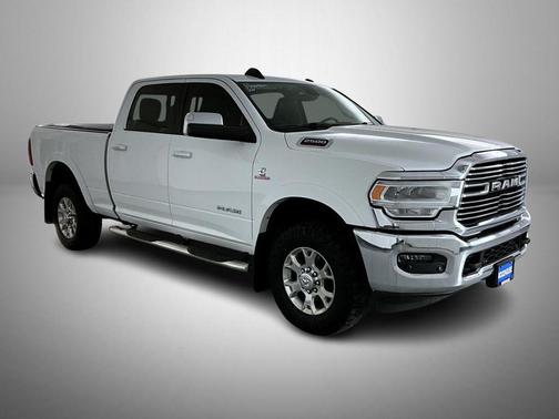 2020 RAM 2500 Laramie Crew Cab 4X4 6'4' Box