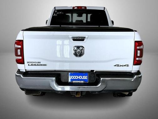 2020 RAM 2500 Laramie Crew Cab 4X4 6'4' Box